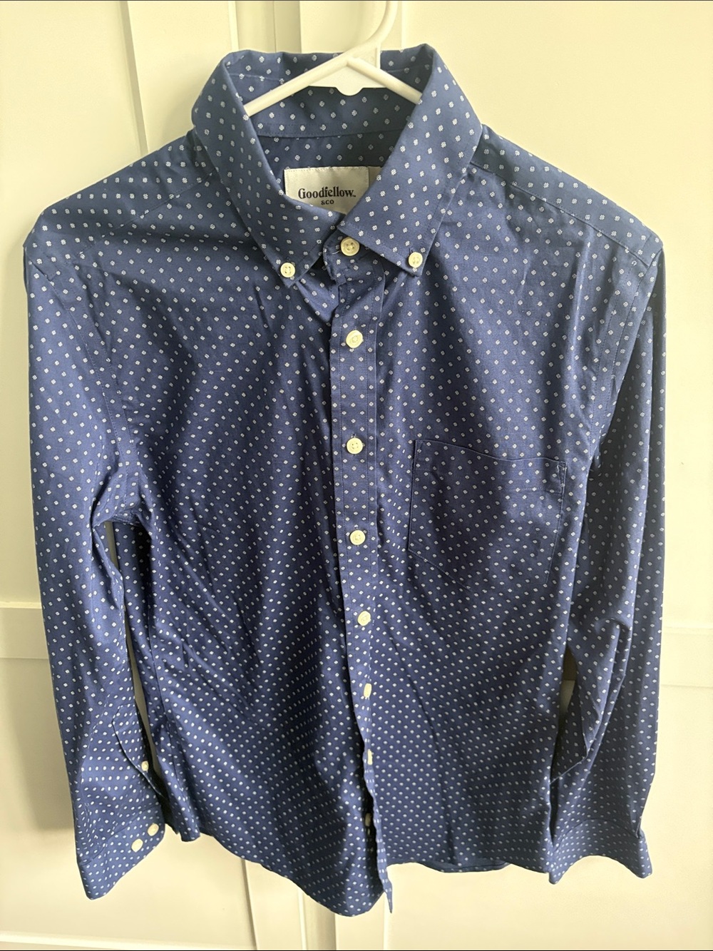 Goodfellow & Co Men’s Navy Blue Button-Down Shirt with White Burst Pattern